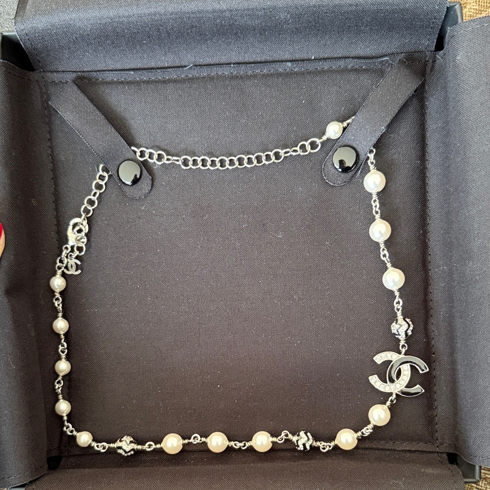 Chanel Pearl necklace - never worn